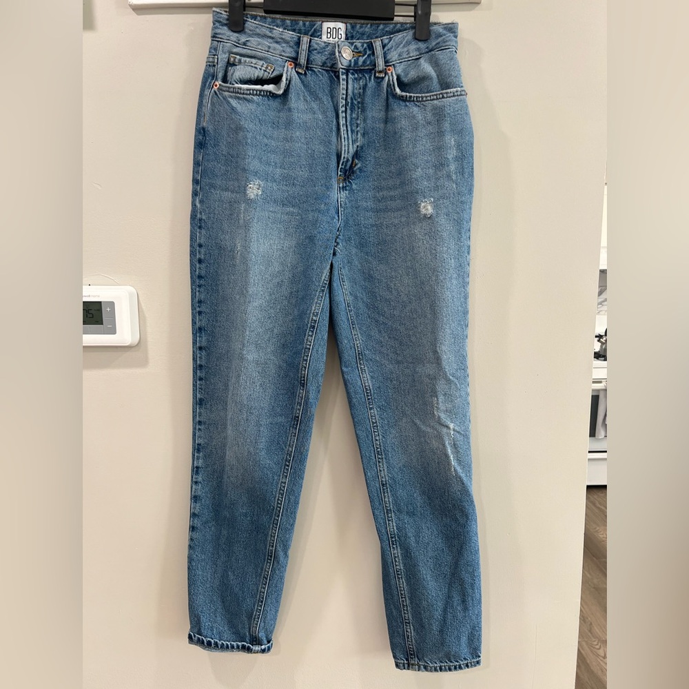 BDG Mom Jeans (MDM) 28 high rise denim